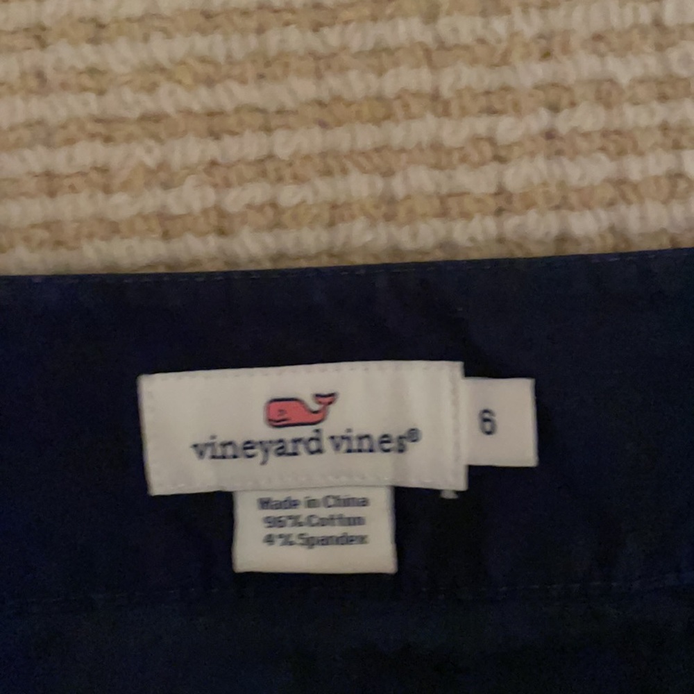 Vineyard Vines navy blue sailboat skirt size 6. Worn once, excellent condition. - Picture 3 of 3